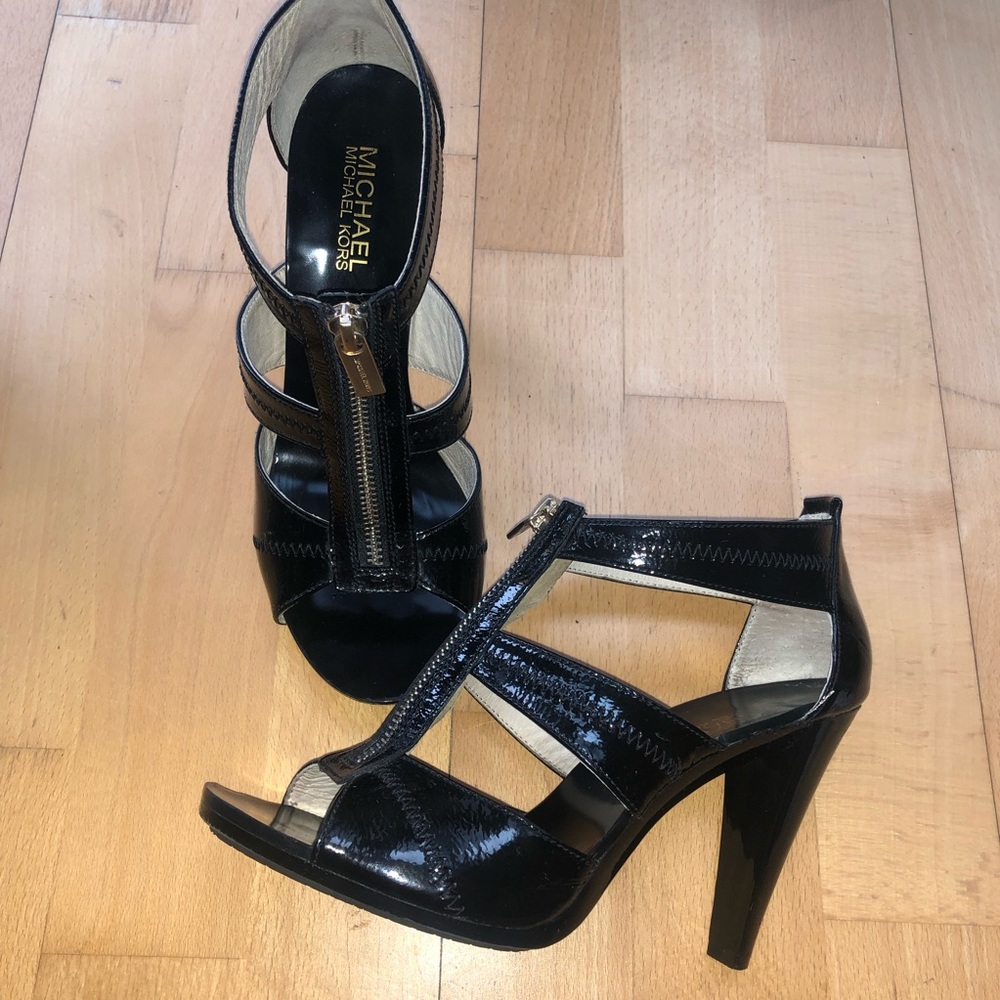 Michael Korda Black Zip Heels Size 7